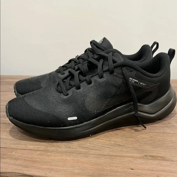 Nike Men's Black Athletic Shoes Size 12 - Picture 4 of 9